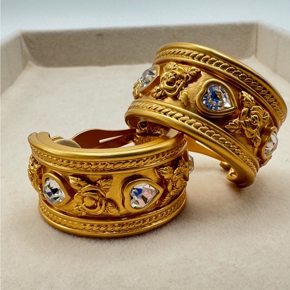 Rare Vintage Elizabeth Taylor for Avon Clip on Earrings - Picture 1 of 3